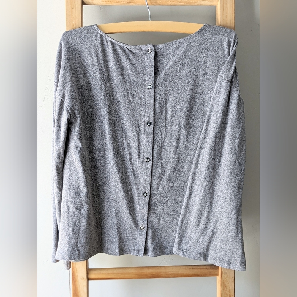 Casual long sleeve top